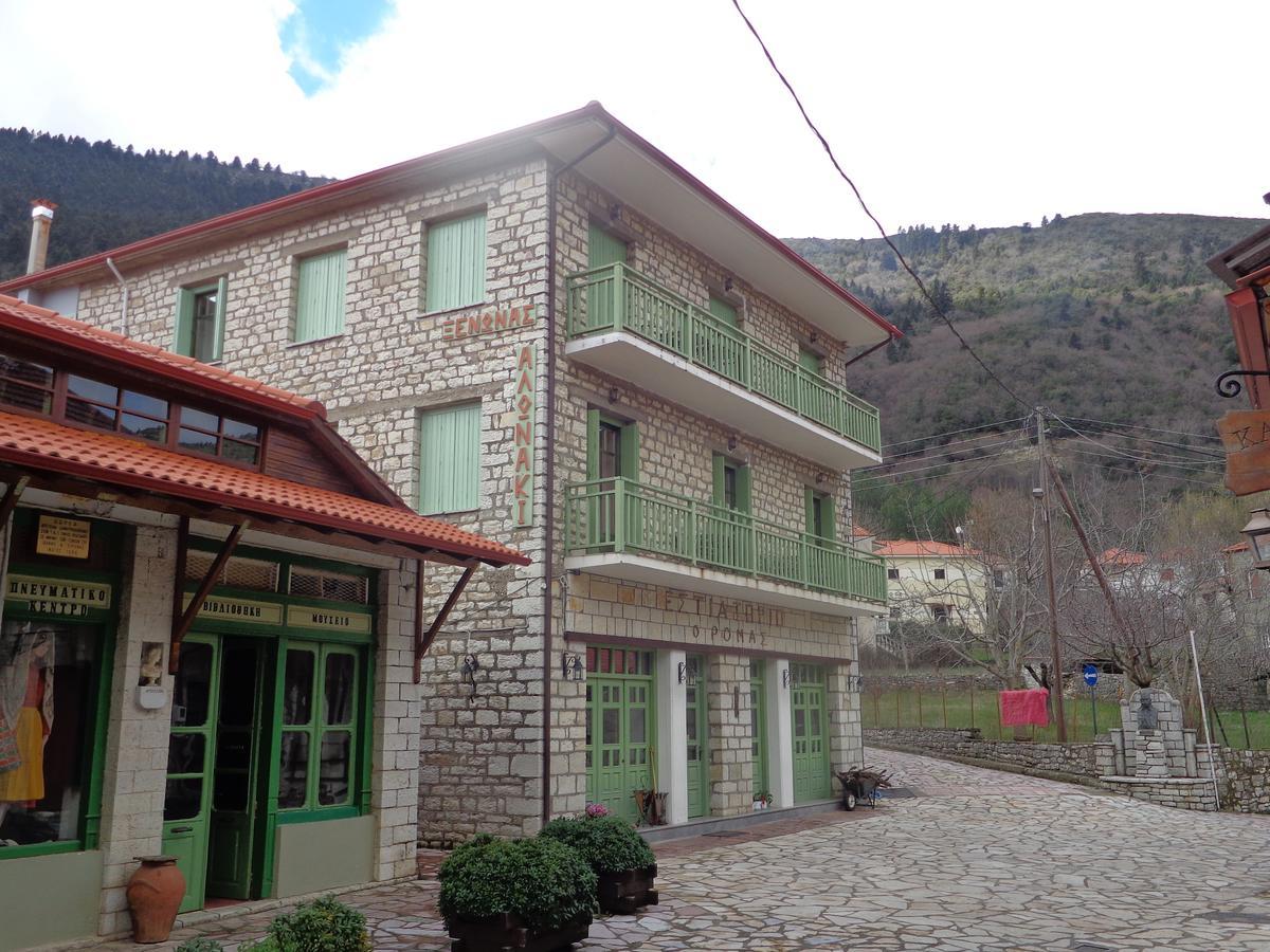 Alonaki Guesthouse Plátanos Exteriör bild