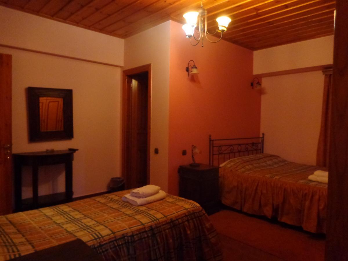 Alonaki Guesthouse Plátanos Exteriör bild